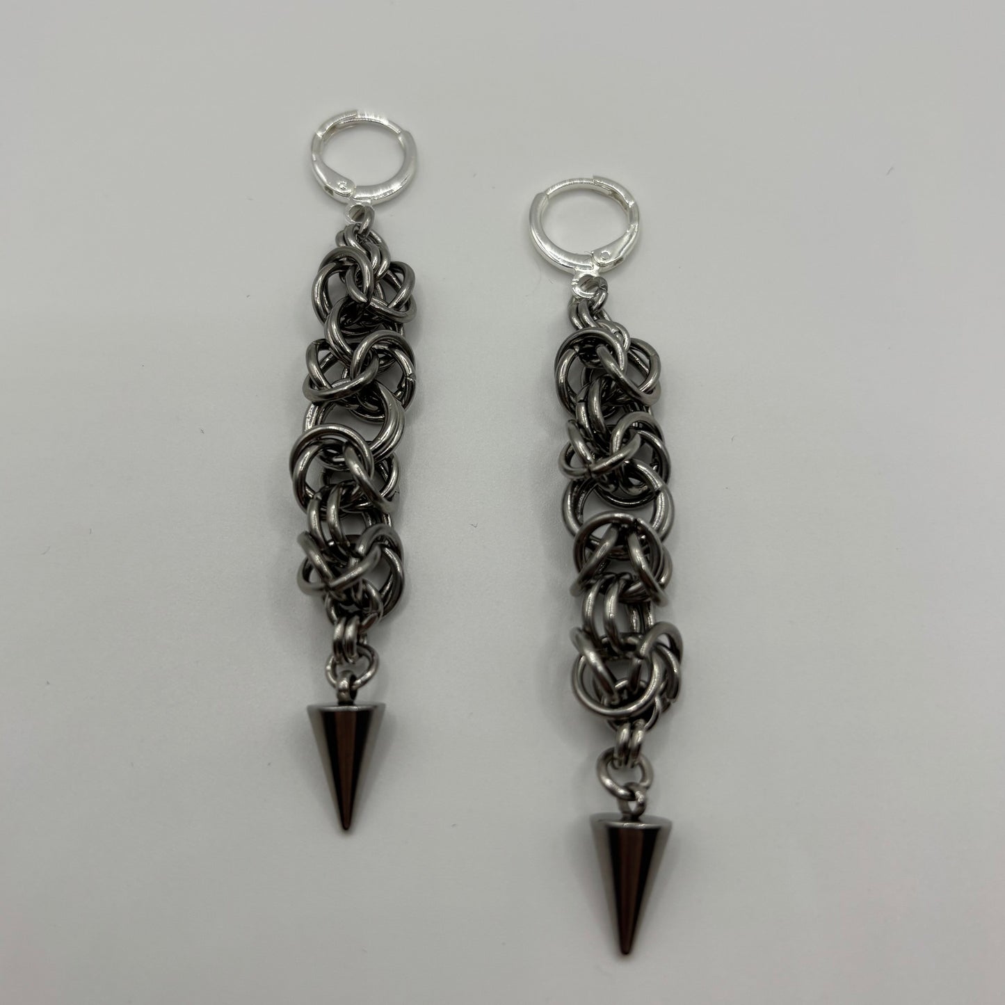 DEVOTE - chainmail earrings