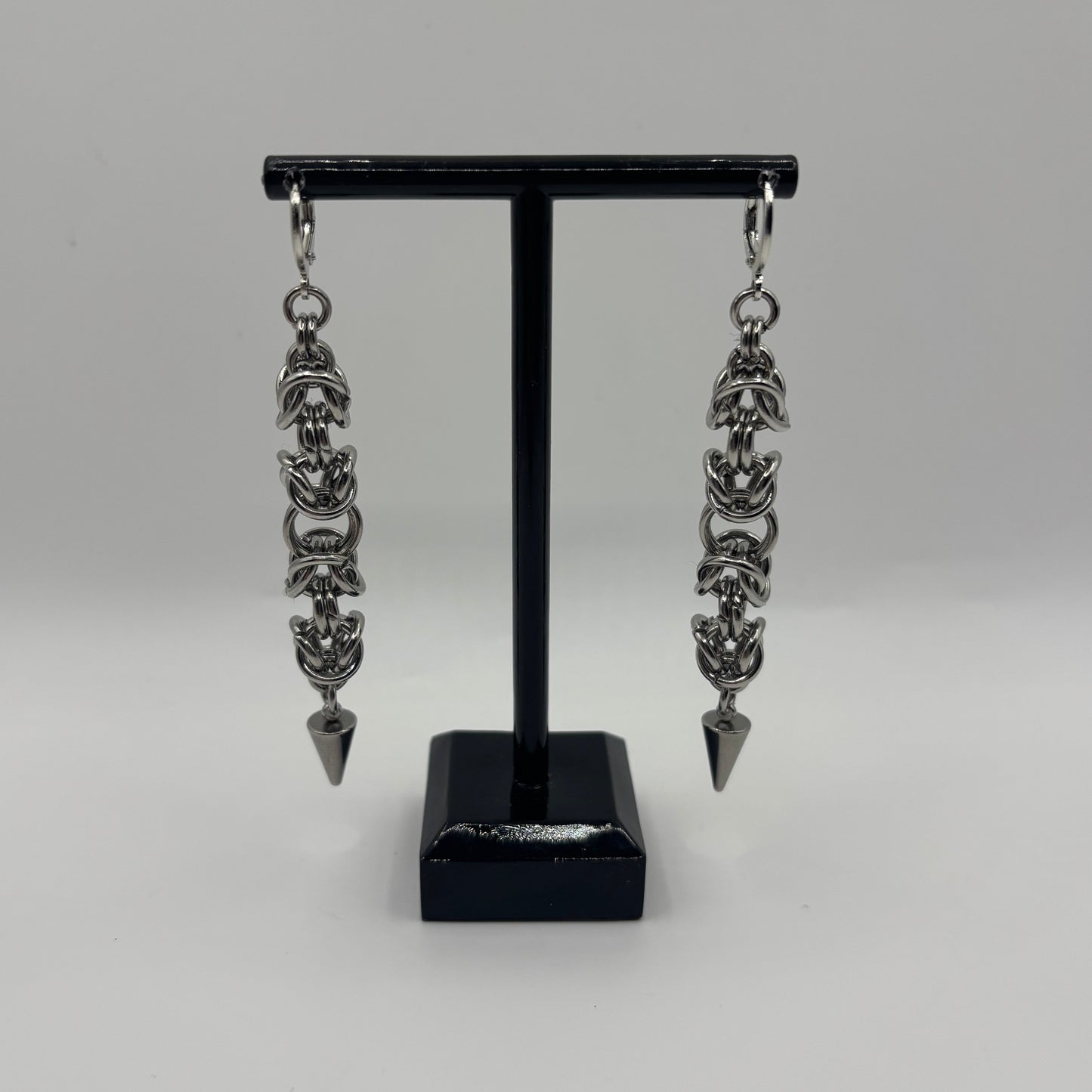 DEVOTE - chainmail earrings