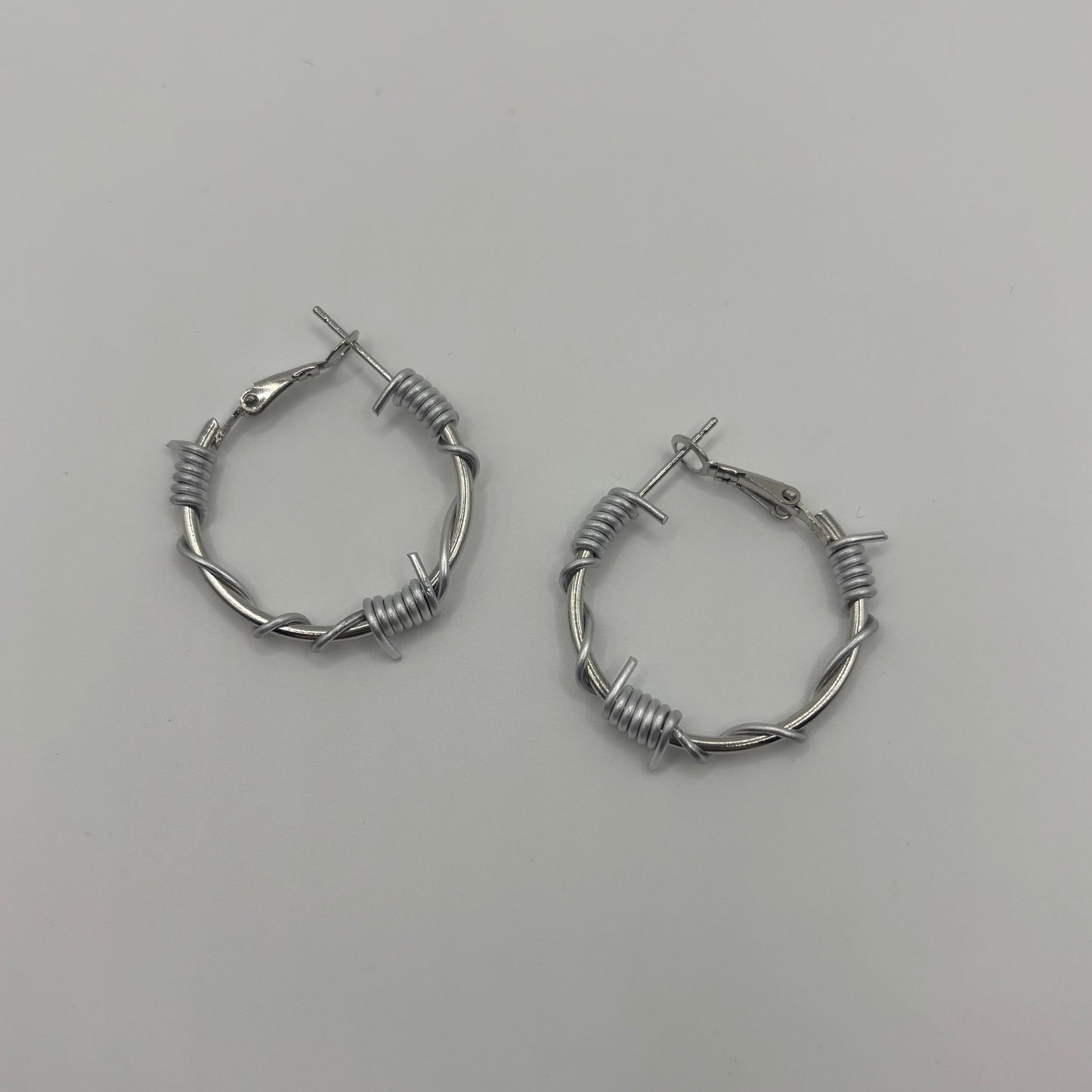 BARBED WIRE HOOPS - XS