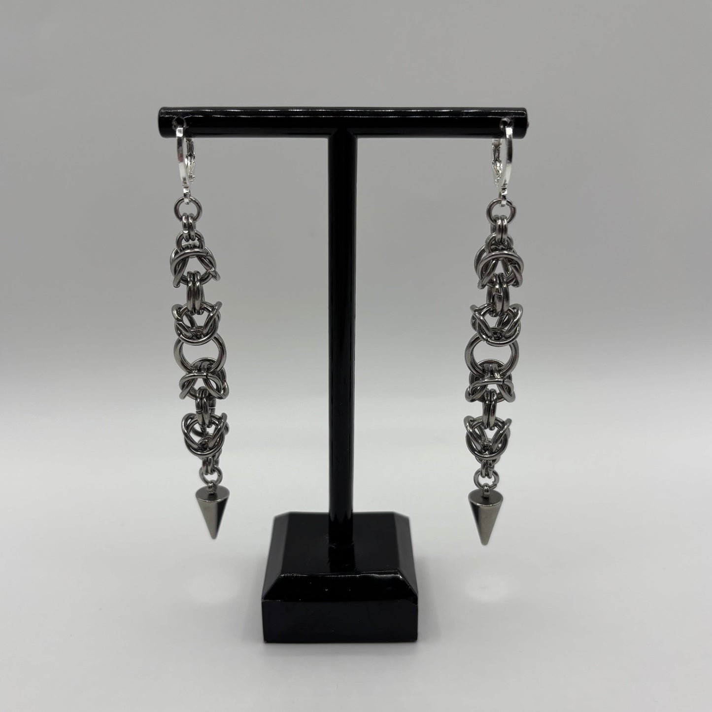 DEVOTE - chainmail earrings
