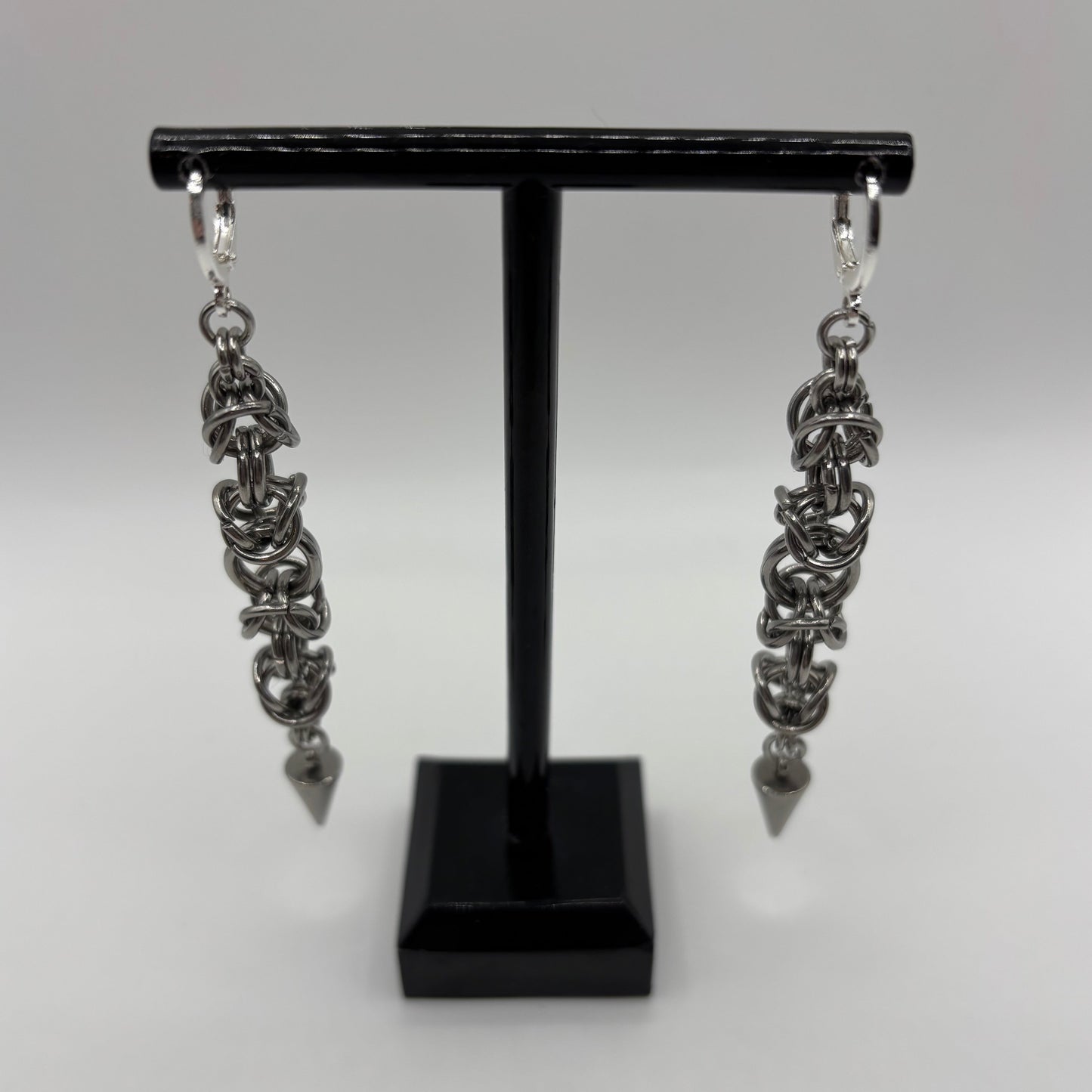 DEVOTE - chainmail earrings